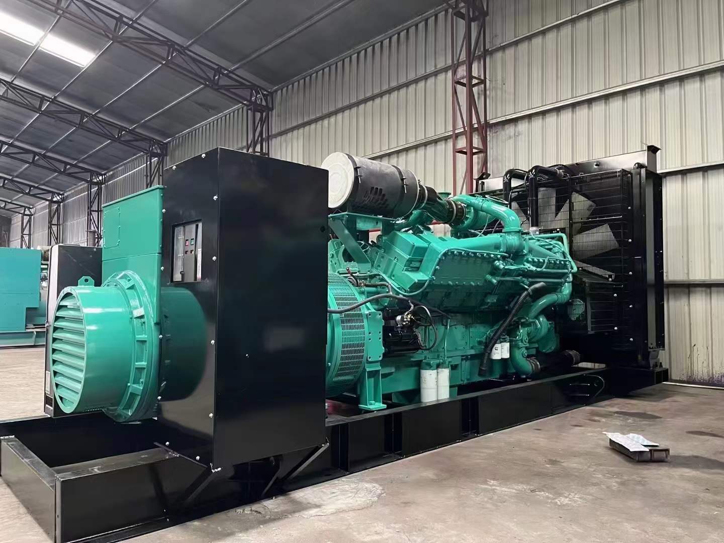 萨尔图如何降低 800kW 柴油发电机输出电流的波动？